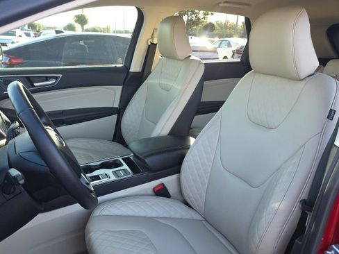 Used 2023 Ford Edge Titanium image 5