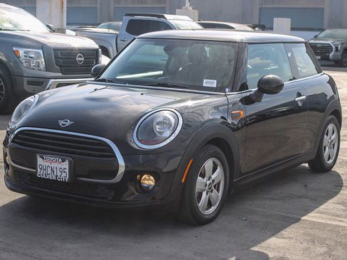 Used 2019 MINI Cooper 2-Door Hardtop image 3