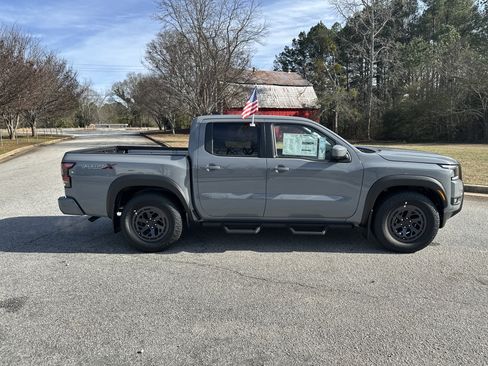 New 2026 Nissan Frontier Pro-X w/ Pro-X Convenience Package image 4