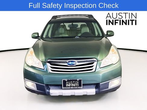 Used 2011 Subaru Outback 2.5i Limited image 2