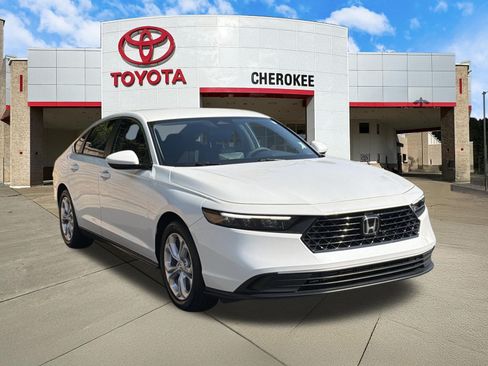 Used 2023 Honda Accord LX image 3