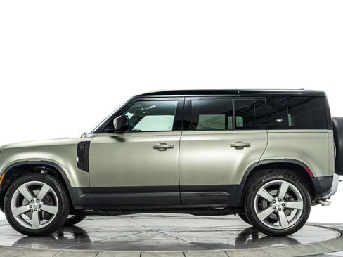 Used 2024 Land Rover Defender 110 SE image 6