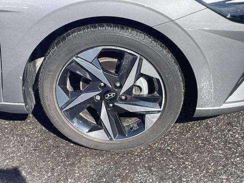 Used 2023 Hyundai Elantra SEL w/ Convenience Package image 9