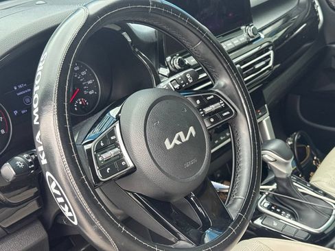 Used 2023 Kia Seltos EX AWD/4WD image 12
