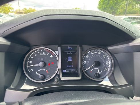 Used 2020 Toyota Tacoma TRD Sport w/ Technology Package AWD/4WD image 46