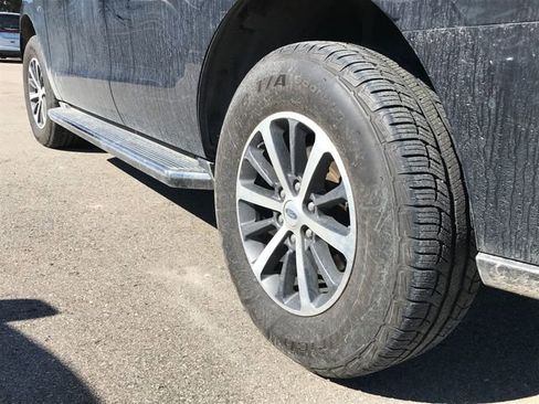 Used 2021 Ford Expedition XLT image 11