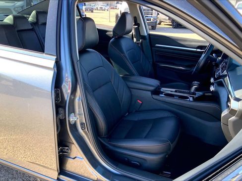 Used 2023 Nissan Altima 2.0 SR image 18