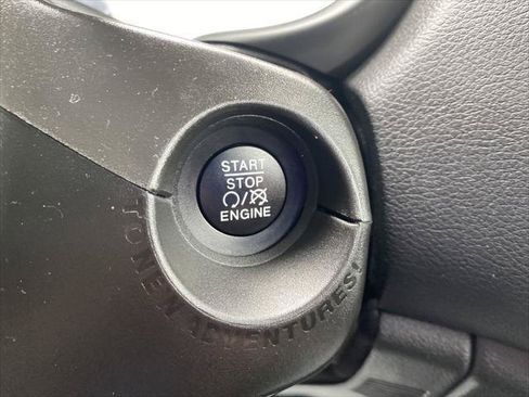 Certified 2021 Jeep Renegade Latitude w/ Luxury Group I AWD/4WD image 22