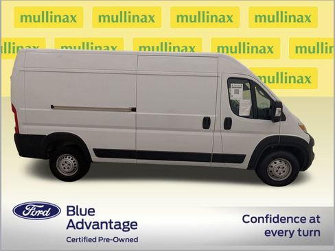 Used 2024 RAM ProMaster 2500 w/ Convenience Group FWD image 2
