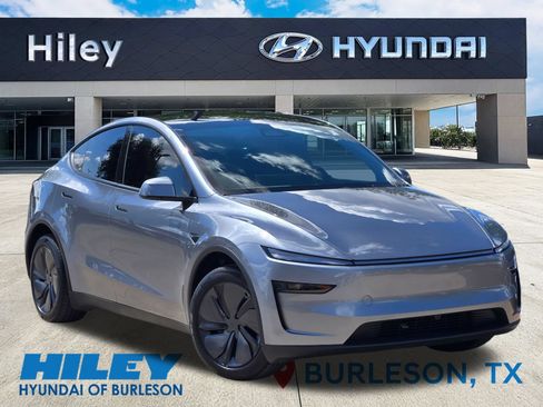 Used 2026 Tesla Model Y Long Range RWD image 2