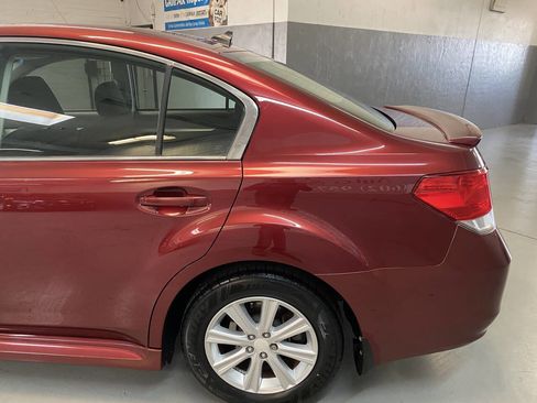 Used 2011 Subaru Legacy 2.5i Premium image 14