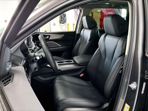 Used 2025 Acura MDX image 10