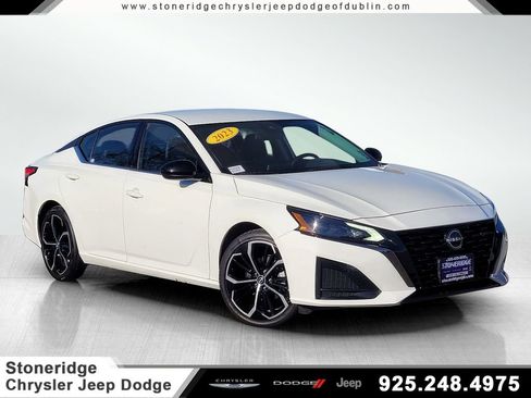 Used 2023 Nissan Altima 2.5 SR image 1