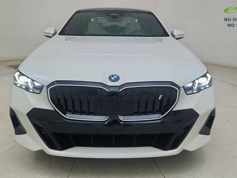 Used 2024 BMW i5 eDrive40i w/ Executive Package RWD image 13