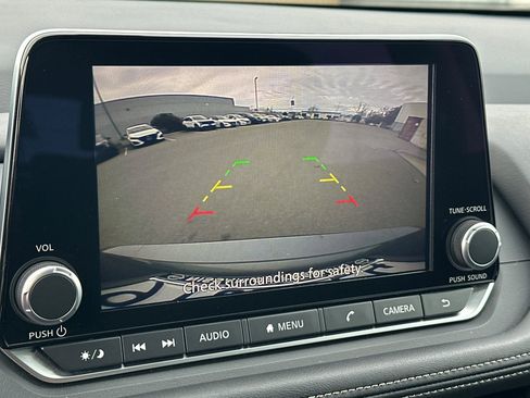 Certified 2025 Nissan Rogue S image 22