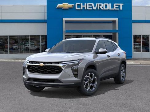 New 2026 Chevrolet Trax LT w/ LT Convenience Package FWD image 6