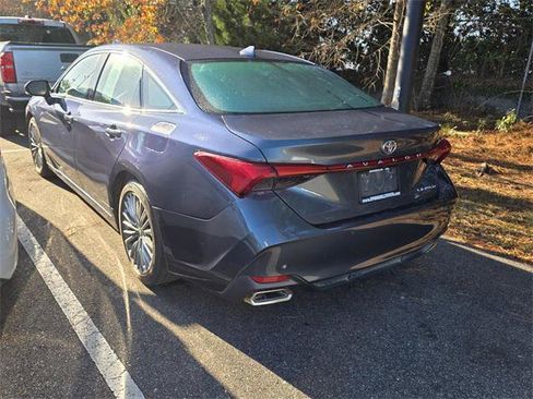 Certified 2022 Toyota Avalon Limited image 3