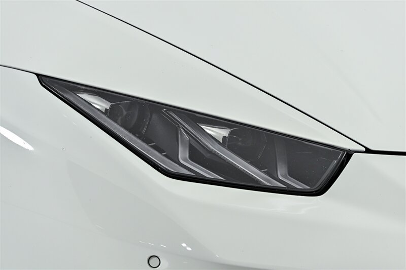 Used 2016 Lamborghini Huracan LP 580-2 RWD image 4
