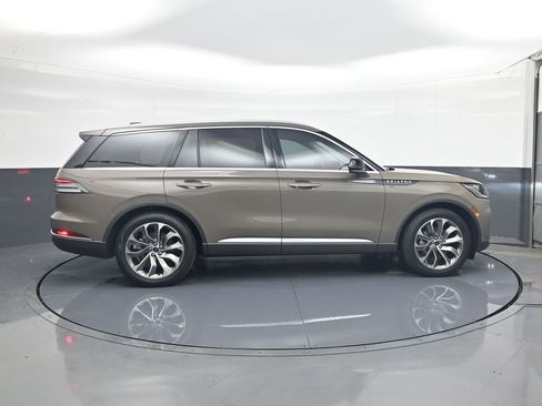 Used 2025 Lincoln Aviator Reserve RWD image 8