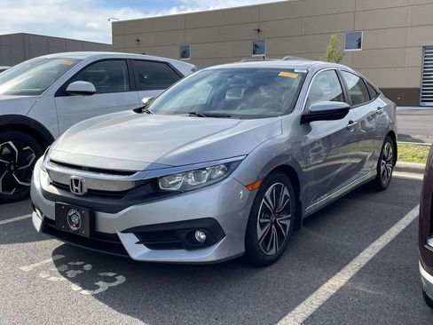 Used 2016 Honda Civic EX-T image 2