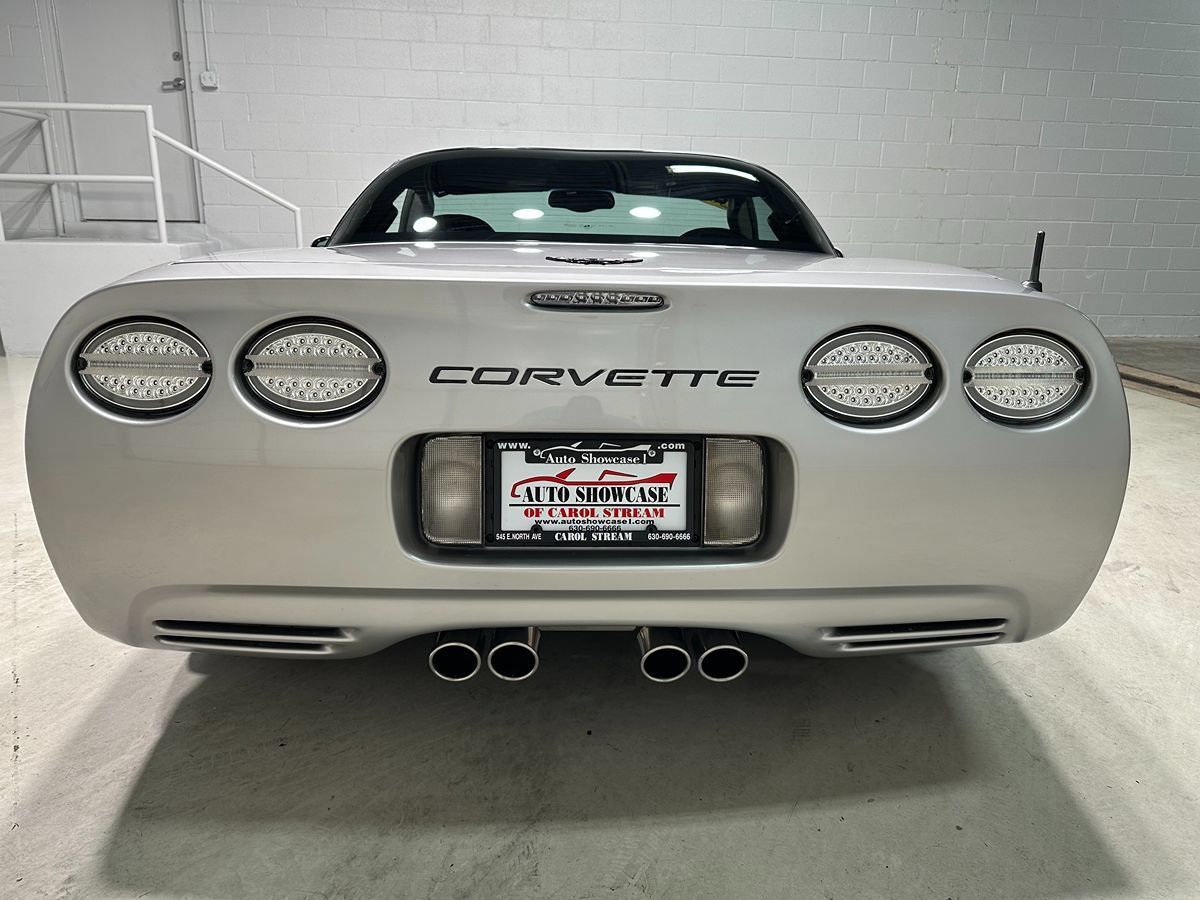 Used 2004 Chevrolet Corvette Z06 w/ Memory Package RWD image 8