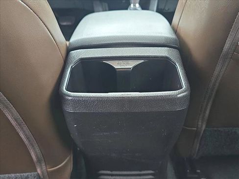 Used 2016 Toyota Tacoma Limited w/ Towing Package image 17