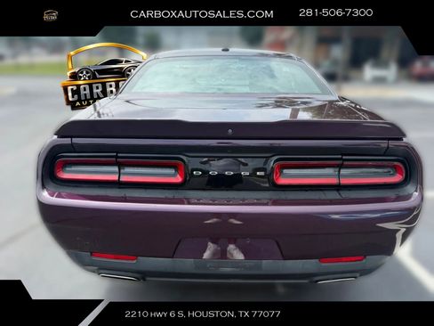 Used 2021 Dodge Challenger SXT RWD image 31