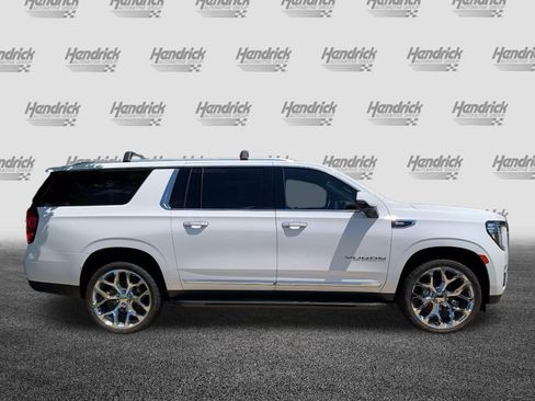 Used 2024 GMC Yukon XL SLT w/ SLT Luxury Package AWD/4WD image 11