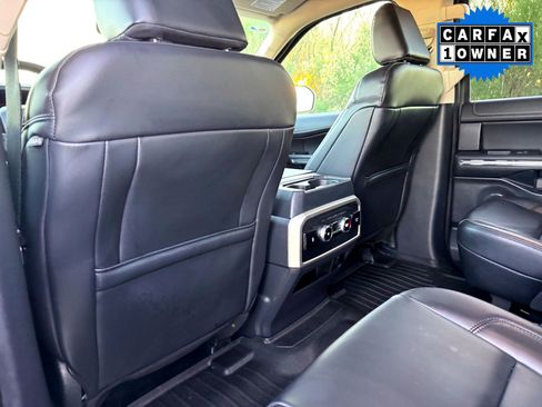 Used 2024 Ford Expedition XLT image 19