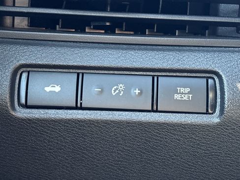 Used 2024 Nissan Altima 2.5 SR image 32