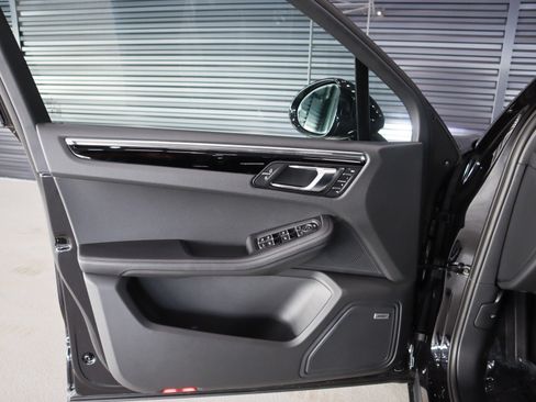 New 2026 Porsche Macan S image 24