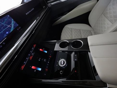 Used 2025 Cadillac Escalade V image 36