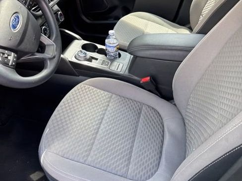 Used 2021 Ford Escape SE FWD image 6