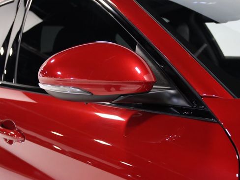 Used 2018 Alfa Romeo Giulia Quadrifoglio w/ Driver Assist Dynamic Package image 9