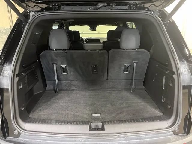 Used 2025 Chevrolet Traverse LT w/ Driver Confidence Package AWD/4WD image 11