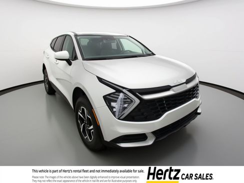 Used 2025 Kia Sportage LX image 1