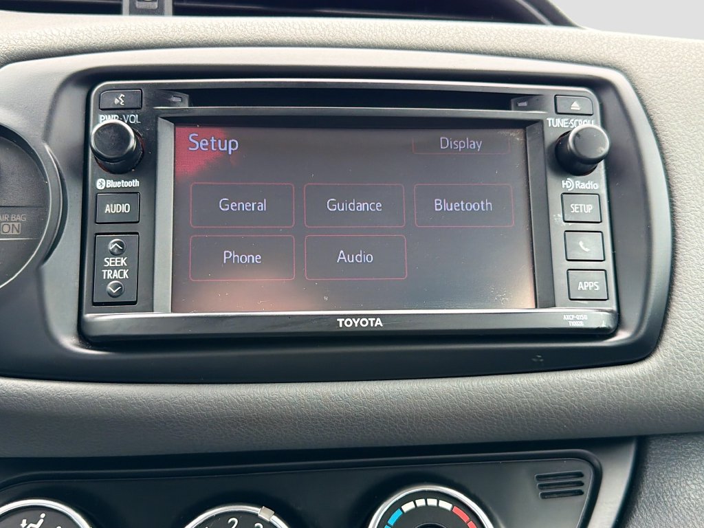Used 2017 Toyota Yaris L FWD image 27