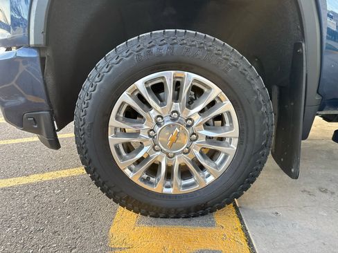 Used 2022 Chevrolet Silverado 3500 High Country w/ Technology Package image 7