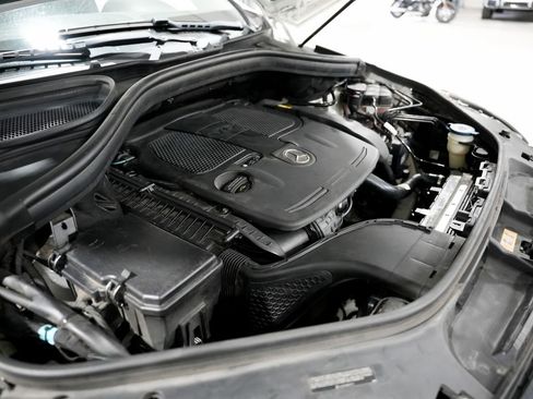 Used 2015 Mercedes-Benz ML 350 4MATIC image 46