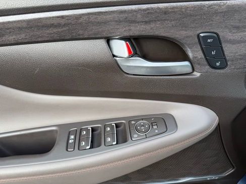 Used 2020 Hyundai Santa Fe Limited image 12