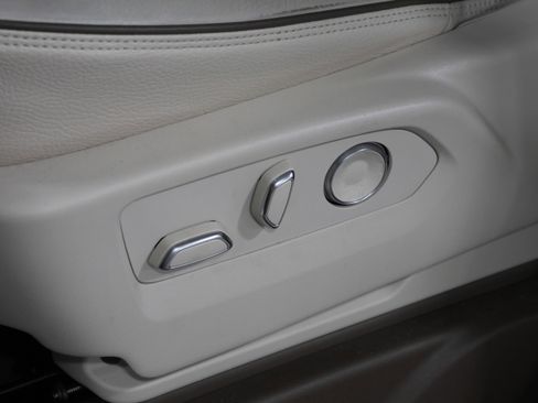 Used 2021 GMC Yukon XL Denali image 32