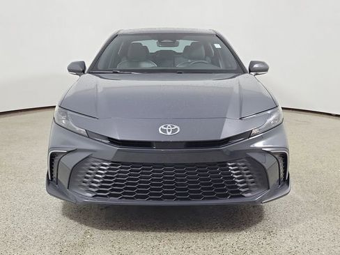 Used 2025 Toyota Camry SE w/ Convenience Package image 3