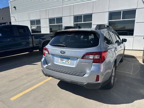 Used 2016 Subaru Outback 2.5i Premium AWD/4WD image 5