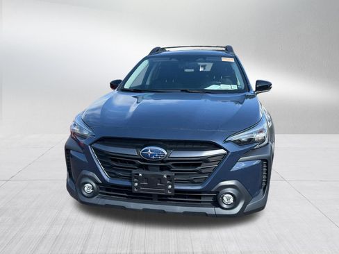 Used 2024 Subaru Outback Premium AWD/4WD image 3