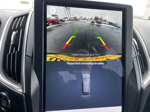 Used 2022 Ford Edge Titanium image 21