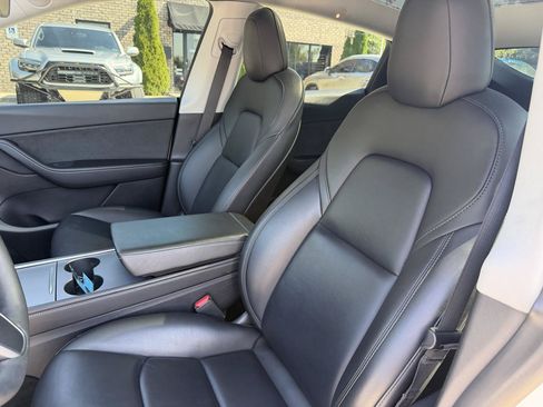 Used 2021 Tesla Model Y Long Range AWD/4WD image 12