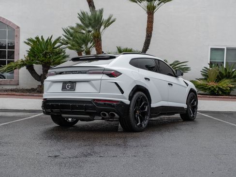 Used 2019 Lamborghini Urus image 19