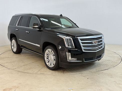 Used 2017 Cadillac Escalade Platinum image 7