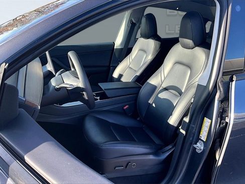 Used 2021 Tesla Model Y Long Range image 25