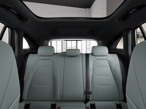 New 2026 Mercedes-Benz GLA 35 AMG 4MATIC image 44